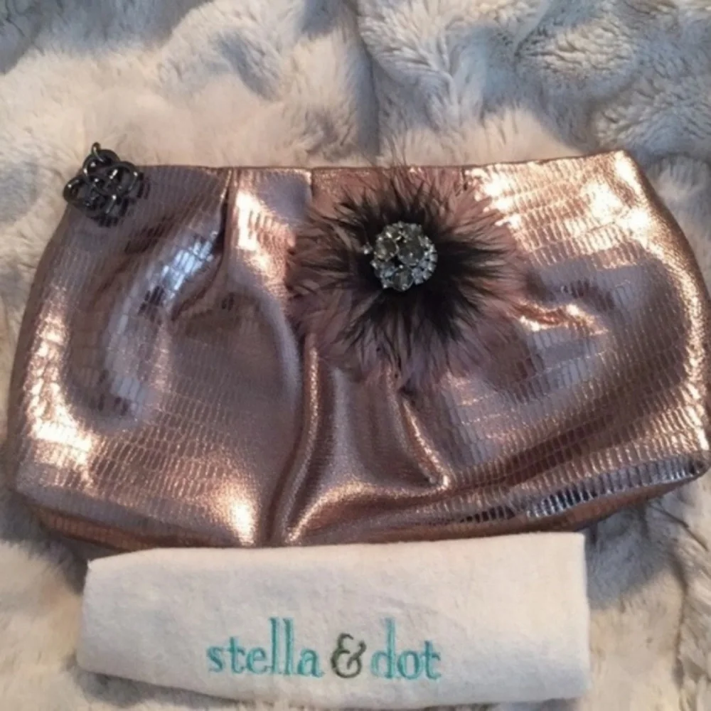 Stella & Dot | ‘Vintage’ Feather Brooch/Pendant Retired